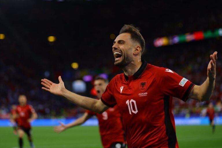 Kuqezinjtë përballë Polonisë, një sfidë vendimtare - Kuqezinjtë përballë Polonisë njësfidëvendimtare