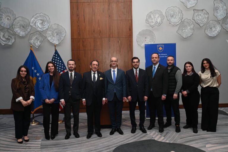 Zëvendësministri Kreshnik Ahmeti merr pjesë në pritjen për 18-vjetorin e Pavarësisë në New York - Zëvendësministri Kreshnik Ahmeti merrpjesënëpritjenpër18-vjetorinePavarësisënëNewYork