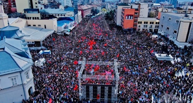 “Drejtësi, jo politikë” – sot marshohet në Prishtinë për drejtësi në Hagë - Drejtësi jo politikë sotmarshohetnëPrishtinëpërdrejtësinëHagë
