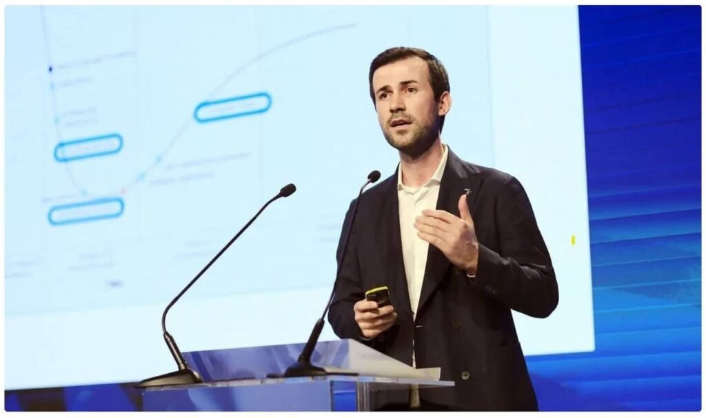 Uljan Sharka prezanton “Colosseum”, një nga superkompjuterët më të fuqishëm për AI - Uljan Sharka prezanton ColosseumnjëngasuperkompjuterëtmëtëfuqishëmpërAI