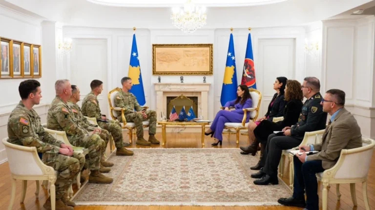 Osmani pret në takim komandantët amerikan - Osmani pret takimkomandantëtamerikan