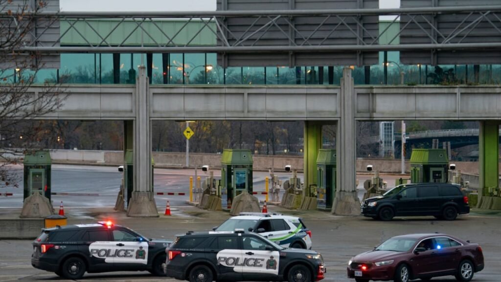 Të shtëna armësh në një shkollë të mesme në British Columbia të Kanadasë - shtëna armësh nënjëshkollëtëmesmenëBritishColumbiatëKanadasë