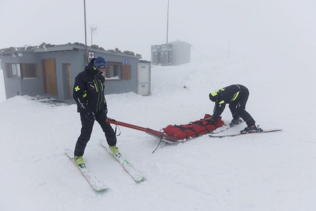 Tetë skiatorë gjenden të vdekur, një mbetet i zhdukur - pas një orteku në Kaliforni - Tetë skiatorë gjenden tëvdekurnjëmbetetizhdukur-pasnjëortekunëKaliforni