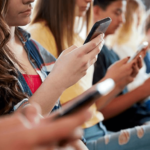 Britania drejt ndalimit të mediave sociale për personat në 16 vjeç - Britania drejt ndalimit tëmediavesocialepërpersonatnë16vjeç