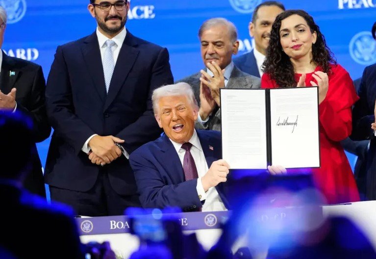 Kosova në Bordin e Paqes, analistët: Hap i ri strategjik dhe forcim i lidhjeve me SHBA-në