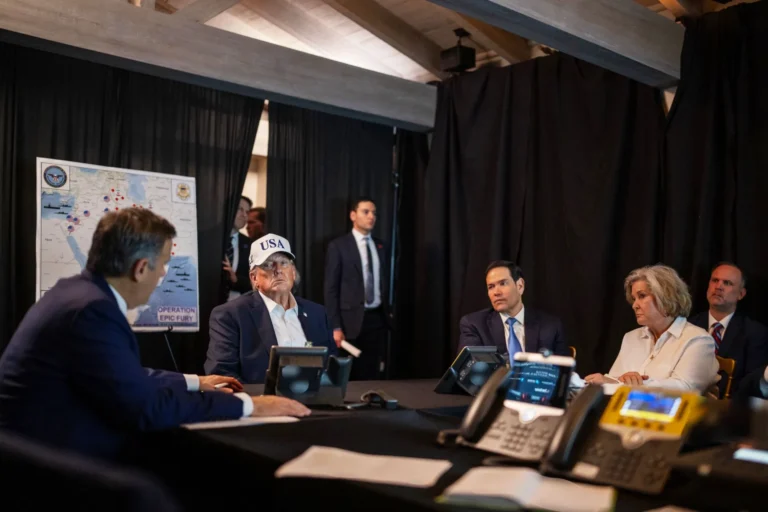 Tensione SHBA–Iran: Trump paralajmëron goditje “si kurrë më parë”