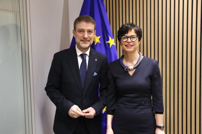 Hoxha takon Komisioneren Marta Kos në Bruksel - Hoxha takon Komisioneren MartaKosnëBruksel