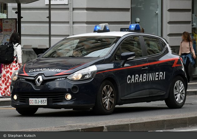 Vdes shqiptari në Itali, dyshohet se u hodh vetë para treni - Vdes shqiptari Italidyshohetseuhodhvetëparatreni