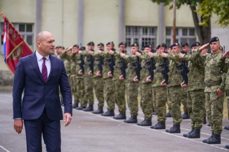 Ministri kroat i Mbrojtjes bën thirrje për gatishmëri në mbrojtjen e kufijve – përmend armatosjen e Serbisë - Ministri kroat MbrojtjesbënthirrjepërgatishmërinëmbrojtjenekufijvepërmendarmatosjeneSerbisë