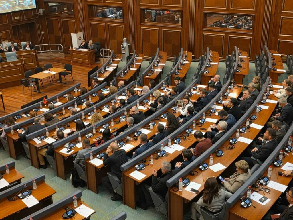 Nuk ka kuorum, dështon votimi i presidentit - Nuk ka kuorum dështonvotimiipresidentit