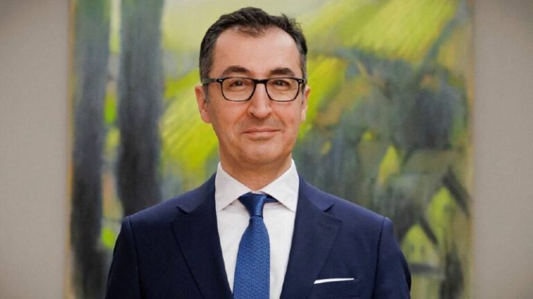 Cem Özdemir drejt historisë: mund të bëhet kryeministri i parë i një landi gjerman me origjinë turke - Cem Özdemir drejt historisëmundtëbëhetkryeministriiparëinjëlandigjermanmeorigjinëturke