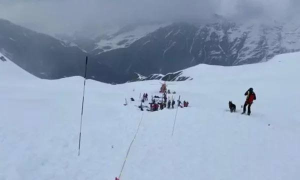 Aksion shpëtimi me rreth 80 persona e 6 helikopterë- Orteku gjigand në Itali i merr jetën dy personave - Aksion shpëtimi rreth80personae6helikopterë-OrtekugjigandnëItaliimerrjetëndypersonave