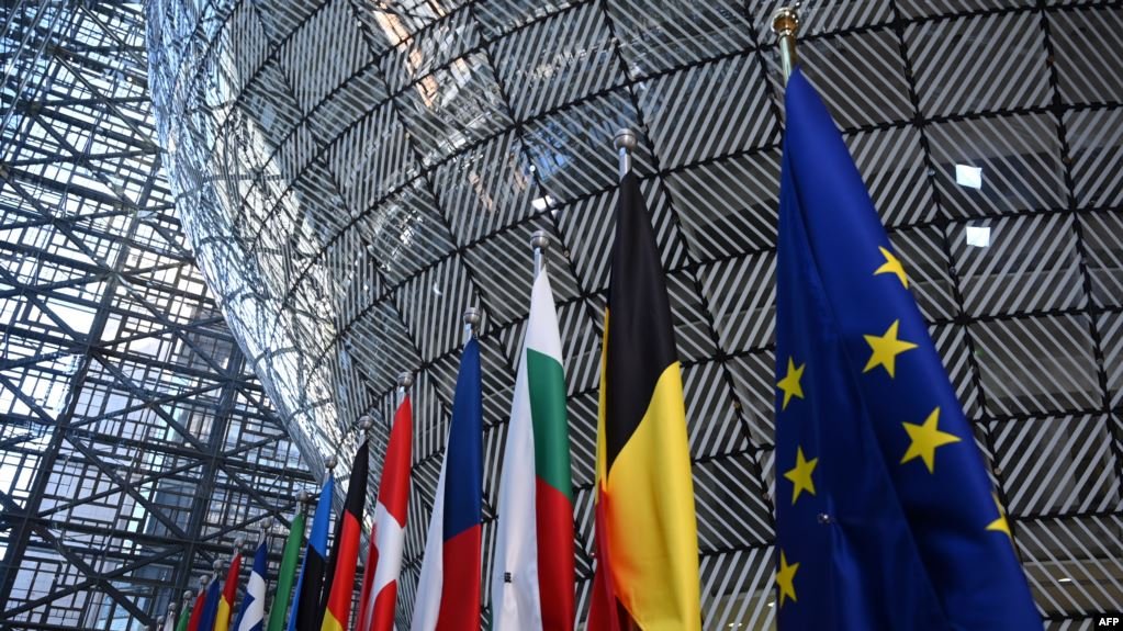Ambasadorët e vlerësojnë të rëndësishëm zbatimin e Ligjit për të Huajt - Ambasadorët vlerësojnë tërëndësishëmzbatimineLigjitpërtëHuajt