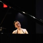 Anila Aliu debuton me sukses në Heartland Festival Orchestra, një mbrëmje që bashkoi emocionin dhe artin - Anila Aliu debuton mesuksesnëHeartlandFestivalOrchestranjëmbrëmjeqëbashkoiemocionindheartin