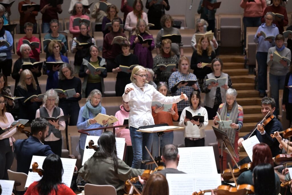 Emocione dhe krenari-Filharmonia e Kosovës debuton në Berlin - Emocione krenari-Filharmonia eKosovësdebutonnëBerlin