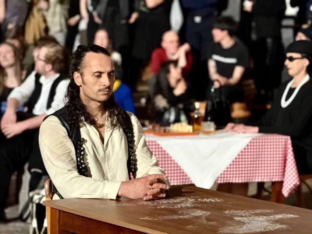 Arti shqiptar shkëlqen në Berlin me një performancë ndërkombëtare - Arti shqiptar shkëlqen nëBerlinmenjëperformancëndërkombëtare