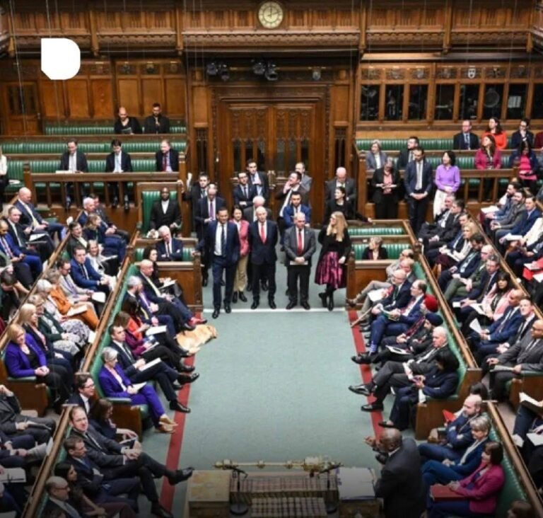 Ligj historik: Britania ndalon duhani për brezin e ri - Ligj historik Britania ndalonduhanipërbrezineri