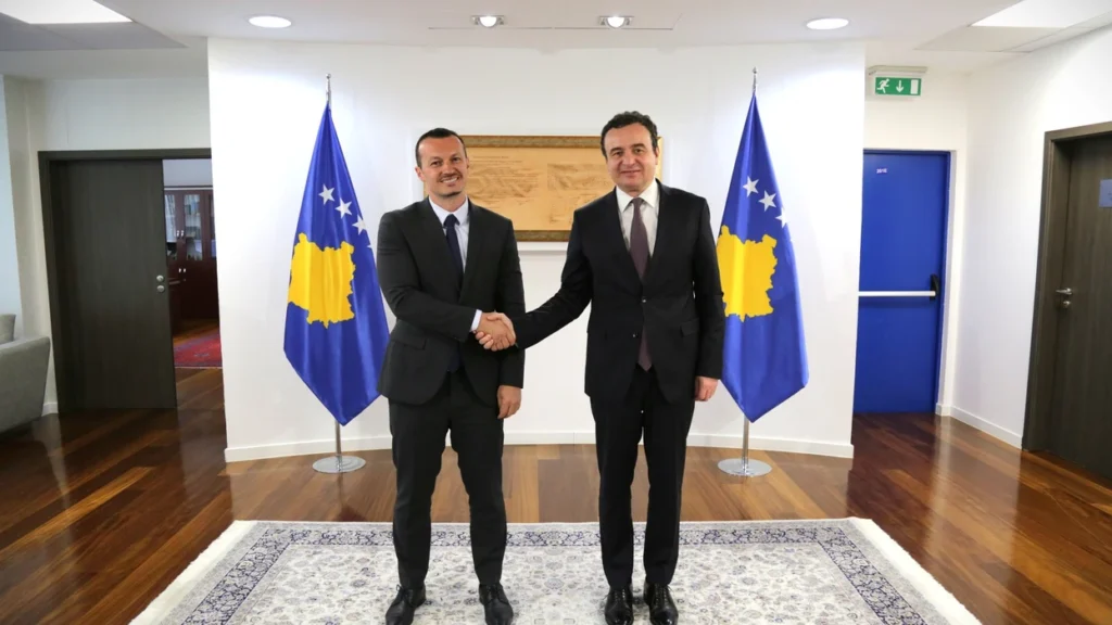 Arbër Bullakaj, shqiptari nga Suhareka që hyn në Parlamentin Zviceran – takim me Kurtin në fokus mërgatën - Arbër Bullakaj shqiptari ngaSuharekaqëhynnëParlamentinZvicerantakimmeKurtinnëfokusmërgatën