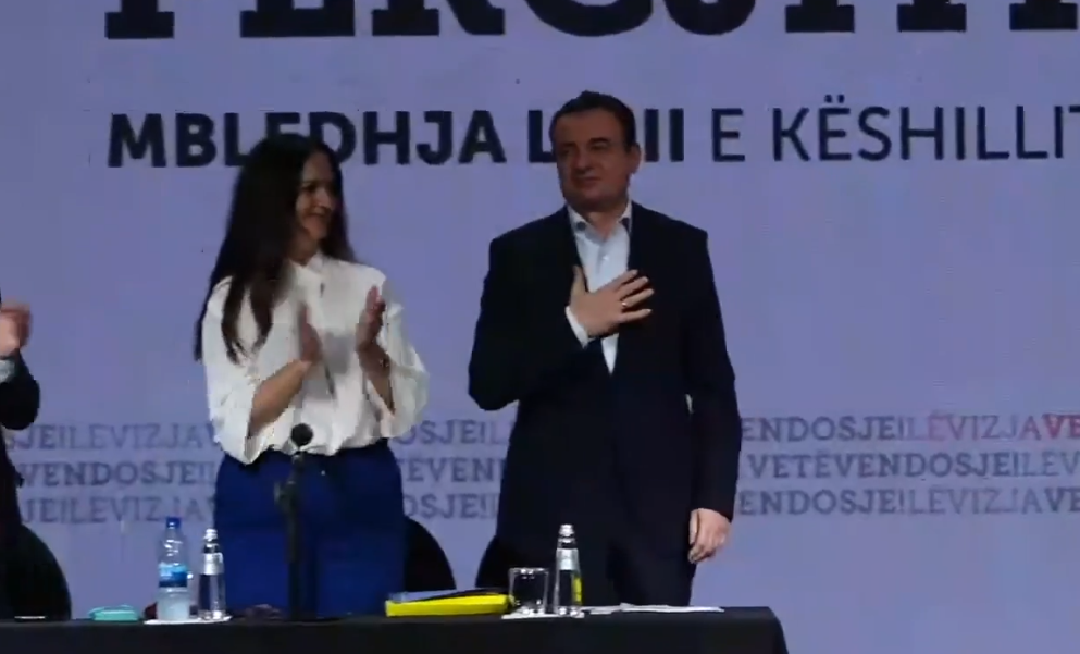 U.D. Presidentja Haxhiu në mbledhjen e Këshillit të përgjithshëm të VV-së, propozon Kurtin për Kryeministër - UD Presidentja Haxhiu nëmbledhjeneKëshillittëpërgjithshëmtëVV-sëpropozonKurtinpërKryeministër