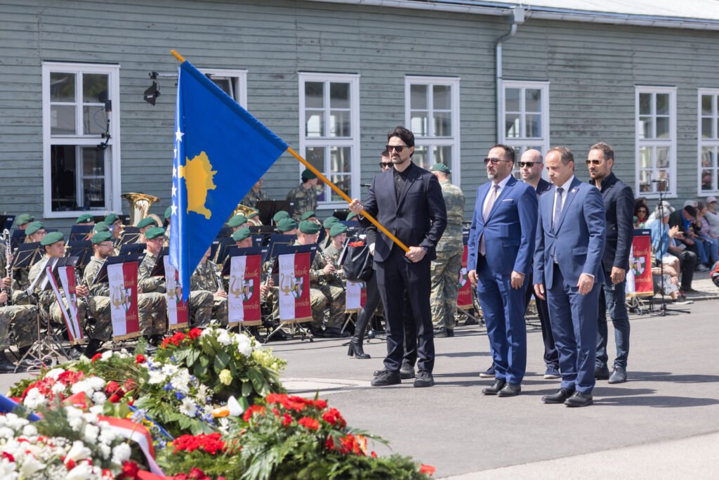 Ambasada e Kosovës në Austri nderon viktimat e nazizmit në Mauthausen - Ambasada Kosovës nëAustrinderonviktimatenazizmitnëMauthausen