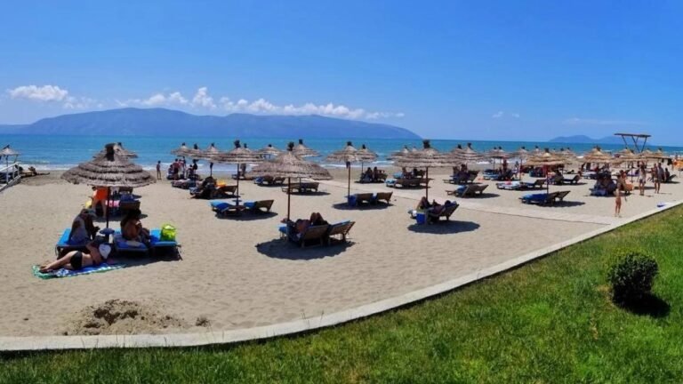 S’ka më shezlongë 20 euro, maksimumi 7 euro - Ska më shezlongë 20euromaksimumi7euro
