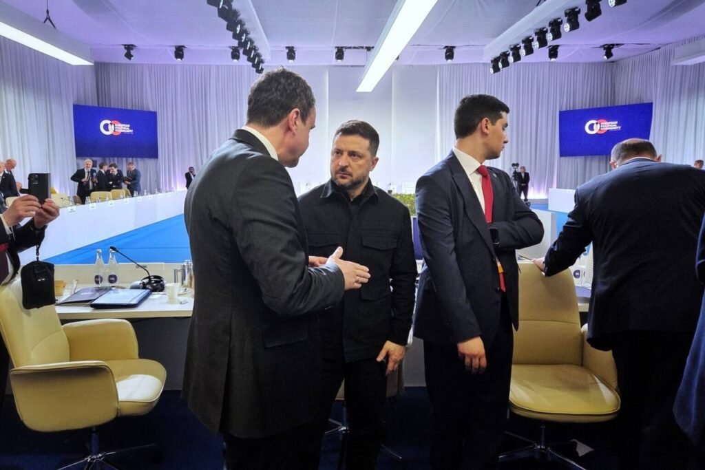 Kurti takoi Zelenskyn në Samitin e 8-të të Komunitetit Politik Europian - Kurti takoi Zelenskyn nëSamitine8-tëtëKomunitetitPolitikEuropian