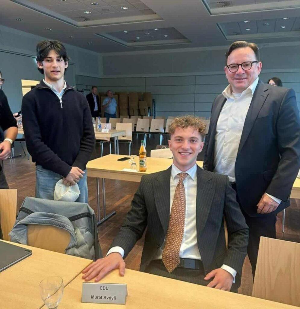 19-vjeçari Murat Avdyli shkruan historinë: Zgjidhet asamblisti më i ri në Bad Homburg të Gjermanisë - 19-vjeçari Murat Avdyli shkruanhistorinëZgjidhetasamblistimëirinëBadHomburgtëGjermanisë