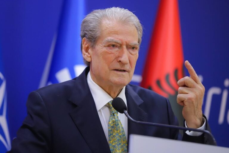 SHBA i heq ‘non grata’-n Sali Berishës? Ja çfarë raportohet
