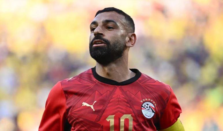 FIFA ndalon fanelat e Egjiptit, i kërkon që të ndryshojë ngjyrën e numrave dhe heqjen e yjeve - FIFA ndalon fanelat eEgjiptitikërkonqëtëndryshojëngjyrënenumravedheheqjeneyjeve