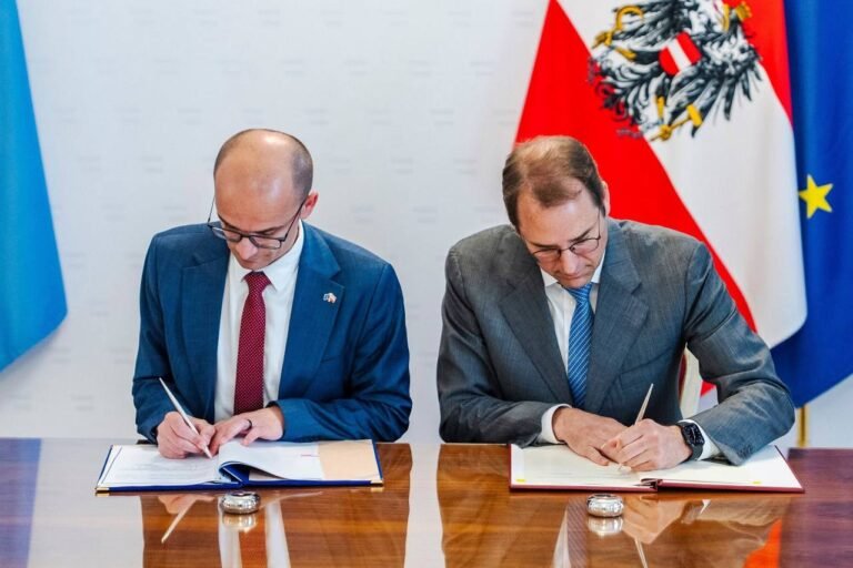 Nënshkruhet marrëveshja, familjarët e diplomatëve do të kenë të drejtë pune në Austri