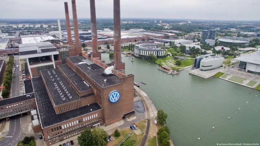 Volkswagen përballet me sfida të mëdha, deri në 100 mijë vende pune mund të preken nga masat e reja - Volkswagen përballet sfidatëmëdhaderinë100mijëvendepunemundtëprekenngamasatereja