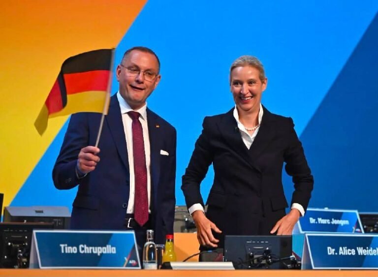 AfD rizgjedh drejtuesit në kongresin e Erfurtit, mes protestave dhe debatit për kursin politik - AfD rizgjedh drejtuesit nëkongresineErfurtitmesprotestavedhedebatitpërkursinpolitik