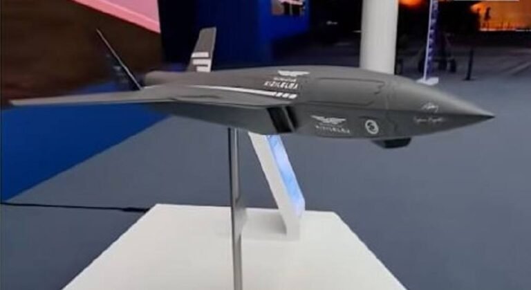 Samiti i NATO-s, Turqia prezanton dronin e ri luftarak “Molla e Kuqe” për sulme ajër-ajër dhe ajër-tokë - Samiti NATO-s TurqiaprezantondronineriluftarakMollaeKuqepërsulmeajër-ajërdheajër-tokë