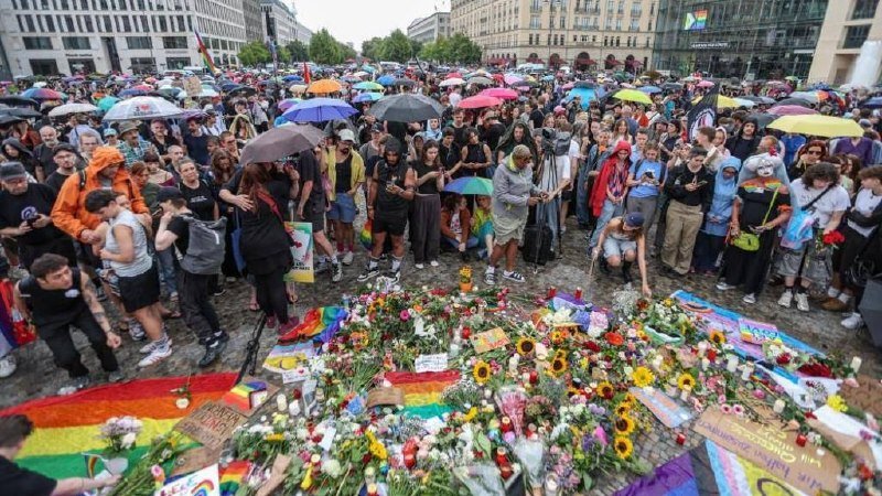 Tmerr në Berlin: Sulm gjatë Paradës CSD – një i vdekur, dhjetëra të plagosur - Tmerr Berlin SulmgjatëParadësCSDnjëivdekurdhjetëratëplagosur