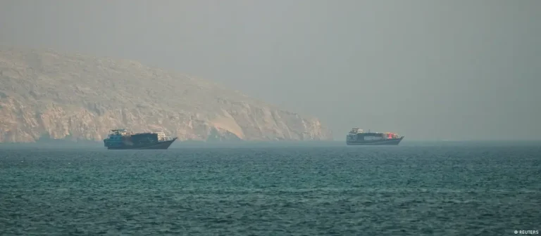 Sulme të reja kundër Iranit – mbyllet Ngushtica e Hormuzit - Sulme reja kundërIranitmbylletNgushticaeHormuzit