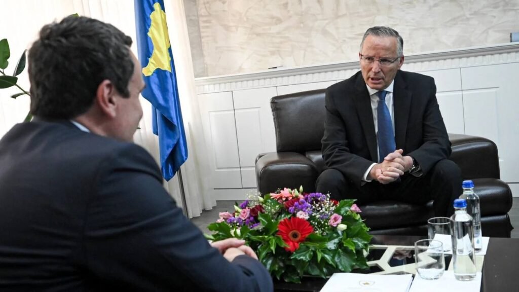 Hamza pas vendimit në Hagë takon Kurtin, Abdixhikun dhe Gjinin: Folëm për seriozitetin e situatës - Hamza pas vendimit nëHagëtakonKurtinAbdixhikundheGjininFolëmpërseriozitetinesituatës