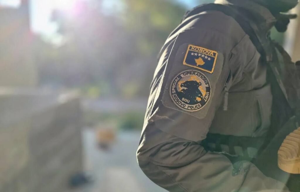 Nëntë të arrestuar në Zubin-Potok për krime lufte, operacioni lidhet me “Grupin e Intelektualëve” - Nëntë arrestuar nëZubin-PotokpërkrimelufteoperacionilidhetmeGrupineIntelektualëve