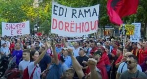 Diaspora në Cyrih paralajmëron tubim në mbështetje të të rinjve në Shqipëri