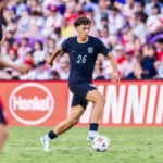 CNN: Adri Mehmeti, talenti me rrënjë shqiptare që shihet si e ardhmja e futbollit amerikan - CNN Adri Mehmeti talentimerrënjëshqiptareqëshihetsieardhmjaefutbollitamerikan