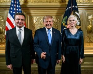 Kurti publikon foton me Presidentin Trump: E falënderova për investimet në mbrojtje - Kurti publikon foton mePresidentinTrumpEfalënderovapërinvestimetnëmbrojtje
