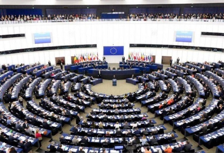 Parlamenti Europian miraton rregulla të reja për të mbrojtur pasagjerët - Parlamenti Europian miraton rregullatërejapërtëmbrojturpasagjerët