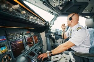Alarm në aviacionin evropian, 3 në 4 pilotë i zë gjumi gjatë fluturimit