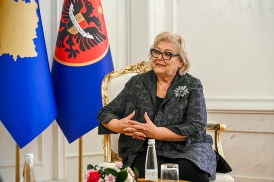 Presidentja Shiroka Pula e kthen në rishqyrtim në Kuvend Ligjin për Dhomat e Specializuara - Presidentja Shiroka Pula ekthennërishqyrtimnëKuvendLigjinpërDhomateSpecializuara